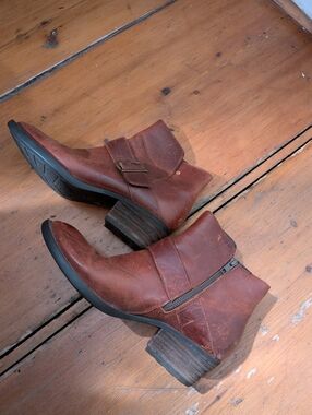 Born Brown Leather Ankle Boots with Side Zip Size 10